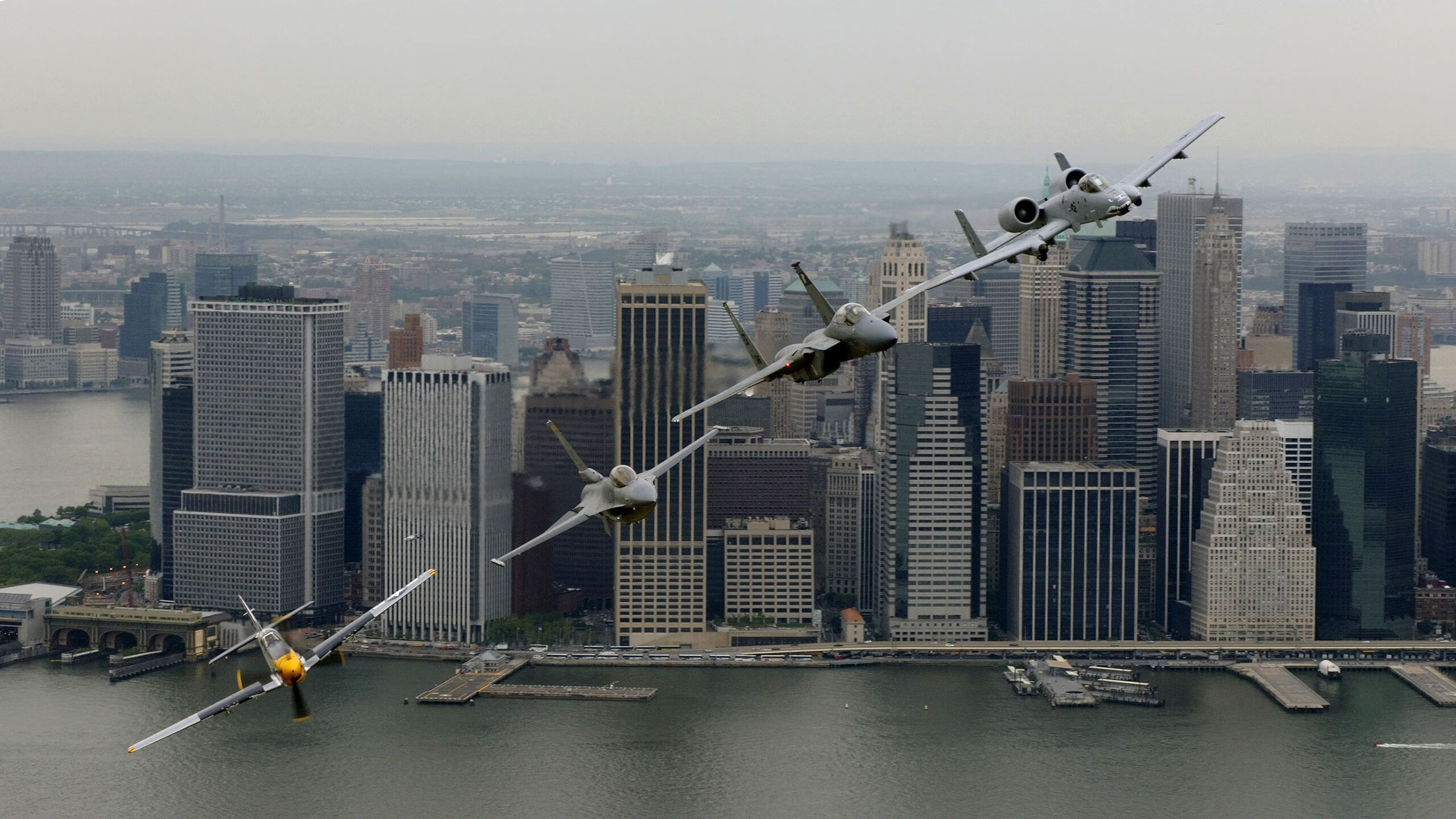 球员是否通过提前压上控制反击线路形成反包夹