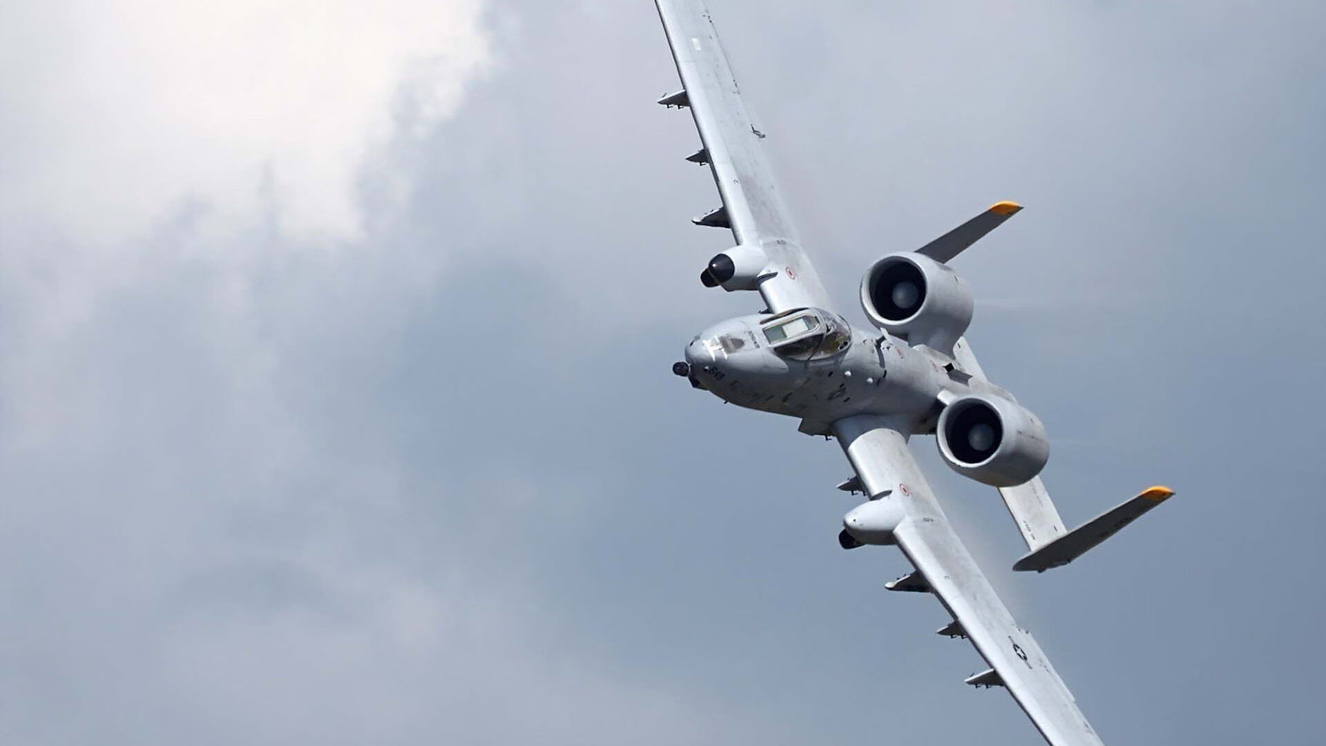 中国足球职业俱乐部丰富赛季前文化拓展活动，中国职业足球俱乐部的经营内容