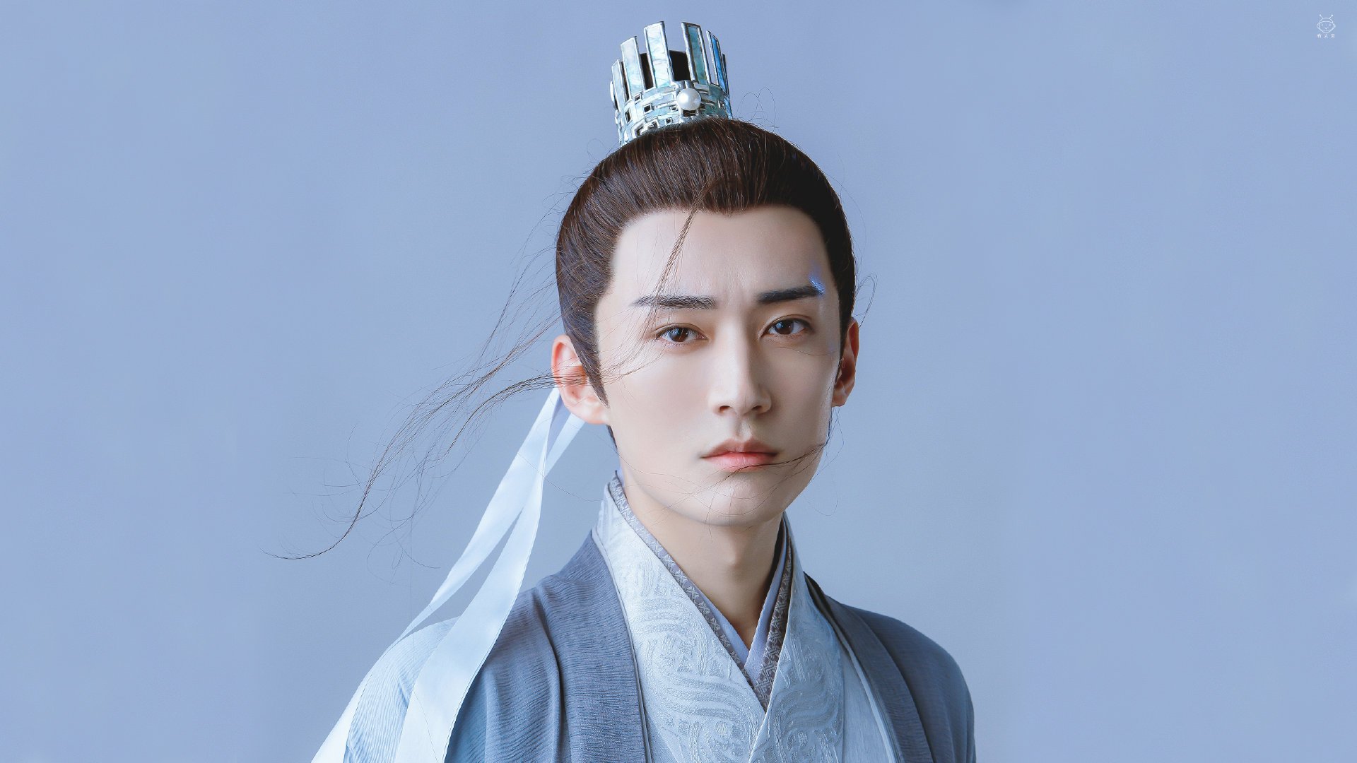 国家队后卫线上直播战术复盘互动教学获得粉丝好评，足球国家队后卫